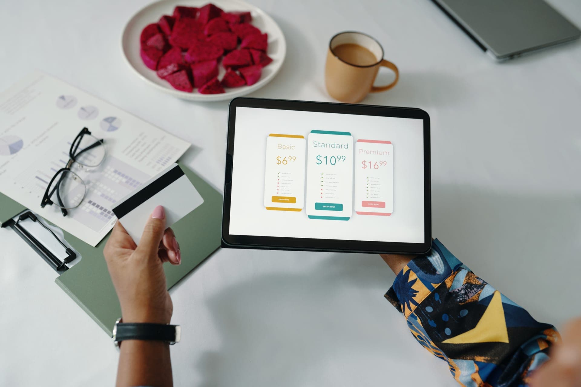 Comparison of webshop plans in different price categories